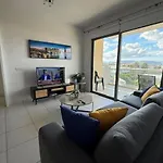 Queens Boutique 2br
